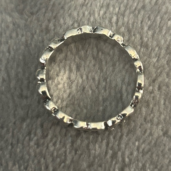 ❤️ 5 for $10 PRICE DROP
Full Circle Antiqued Elephant Ring - Picture 2 of 3